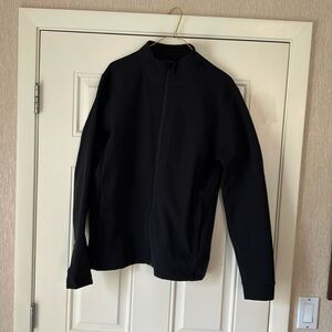 Lululemon Sojourn Men’s black jacket. Size L
